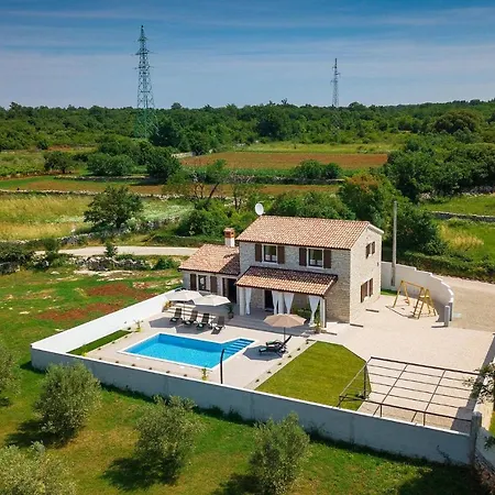 Melani Holiday home Smoljanci