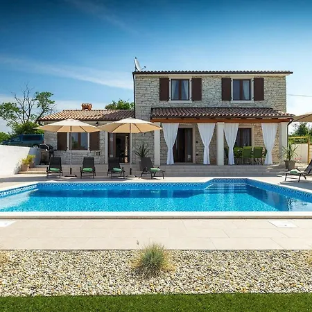 Holiday home Melani