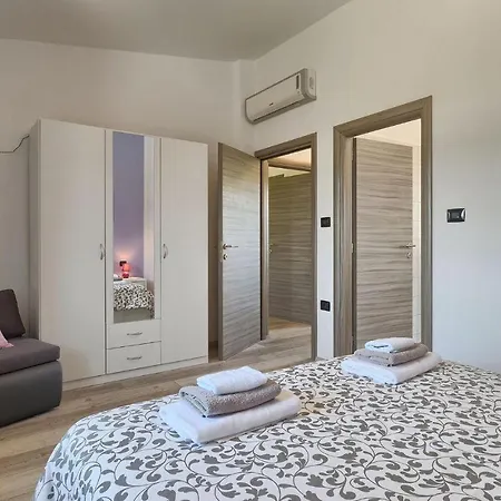 Melani Holiday home Smoljanci