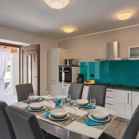 Melani Holiday home *